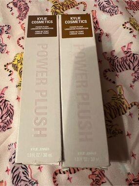Kylie Cosmetics Power Plush Longwear Foundation